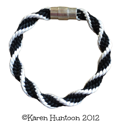 12-strand Kumihimo Ridge Spiral Bracelet Kit - Black & White