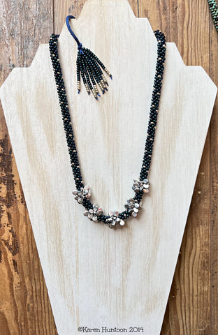"8/0 Beaded Pip Cluster Necklace Kit" - Nebula & Silver